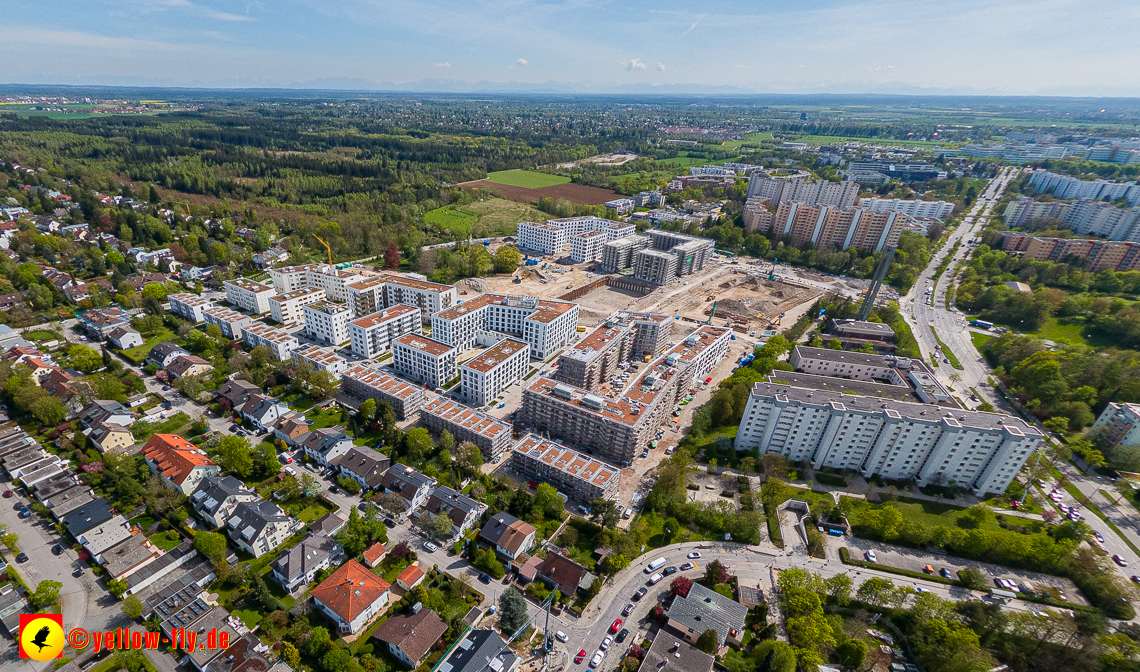 04.05.2023 - Luftbilder vom Alexisqaurtier und Pandion Verde in Neuperlach